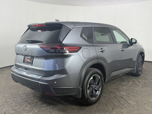 Used 2026 Nissan Rogue SV FWD image 9