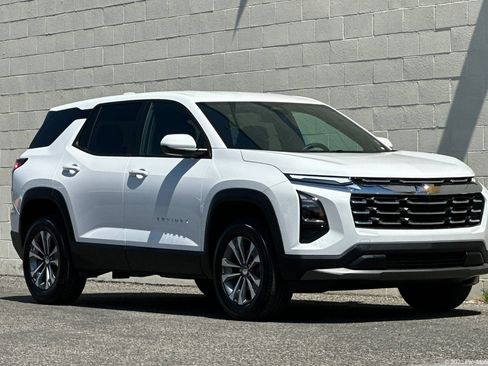 Used 2026 Chevrolet Equinox LT FWD image 1