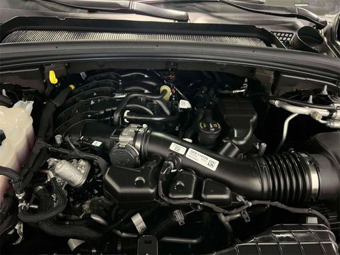 Used 2023 Jeep Grand Cherokee Laredo image 36