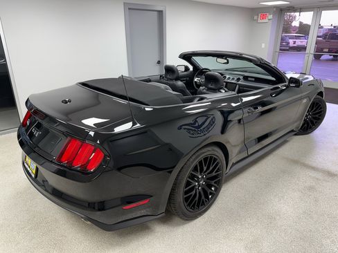 Used 2017 Ford Mustang GT Premium w/ GT Performance Package image 4