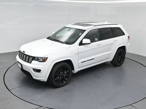 Used 2021 Jeep Grand Cherokee Laredo X AWD/4WD image 42