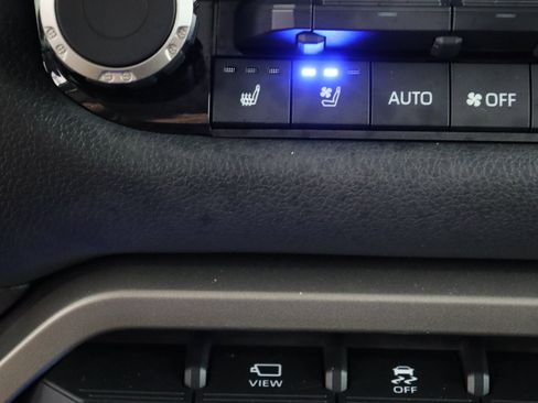 Used 2024 Toyota Sequoia Limited AWD/4WD image 22