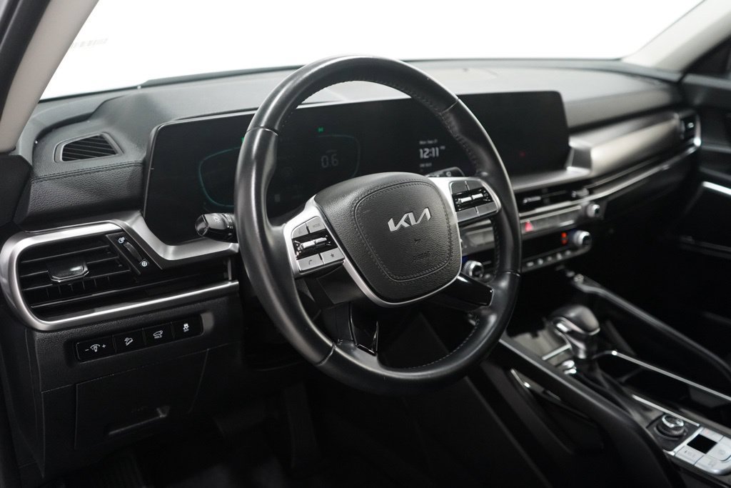 Used 2025 Kia Telluride S AWD/4WD image 16