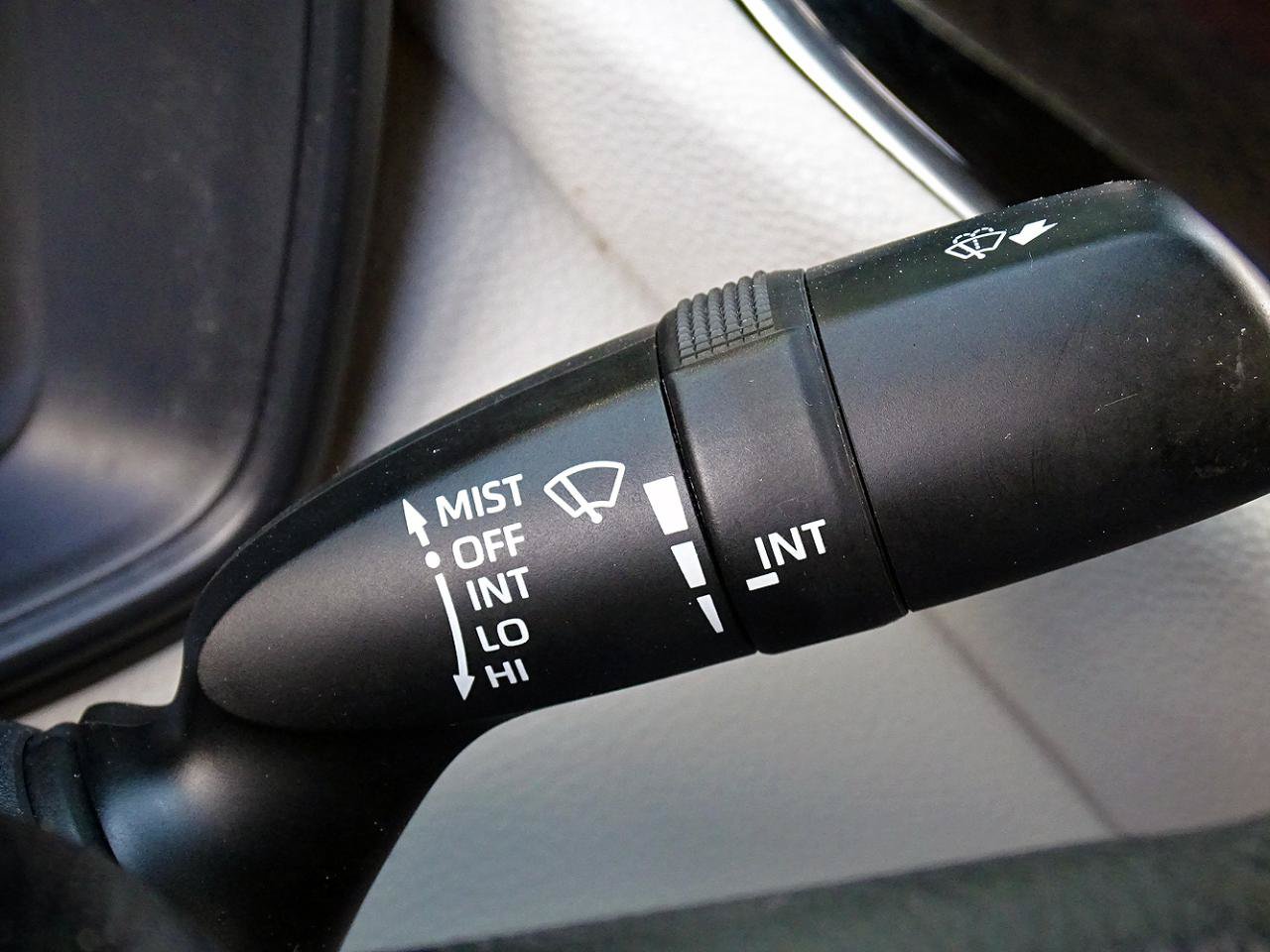 Used 2021 Toyota Corolla LE w/ Carpet Mat Package (TMS) FWD image 34