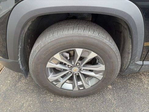 Used 2026 Chevrolet Equinox LT FWD image 3