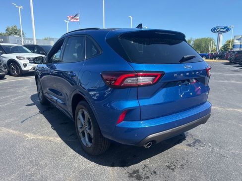 Used 2023 Ford Escape ST-Line w/ Tech Pack #1 AWD/4WD image 9