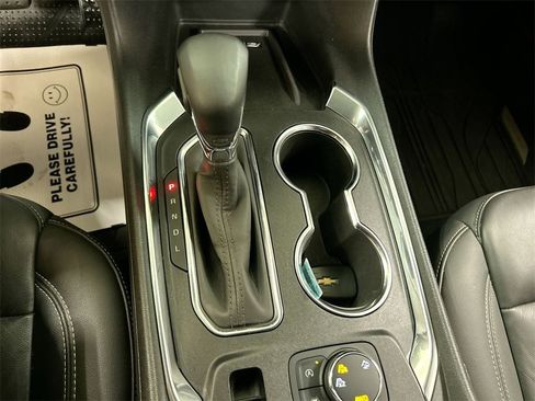 Used 2023 Chevrolet Traverse LT image 17