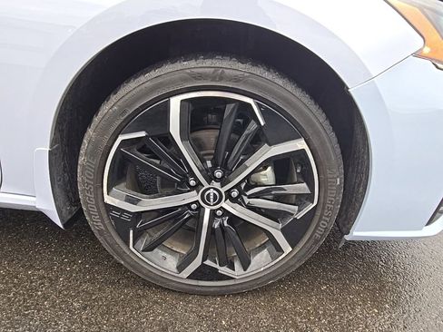 Used 2025 Nissan Altima 2.5 SR w/ SR Premium Package image 11