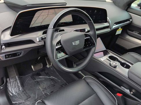 Used 2026 Cadillac Vistiq Platinum AWD/4WD image 12