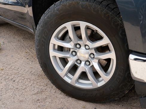 Used 2020 Chevrolet Silverado 1500 LT w/ Trailering Package image 2