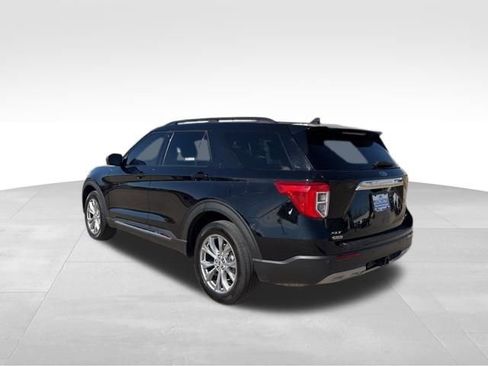Used 2023 Ford Explorer XLT w/ Equipment Group 202A image 5