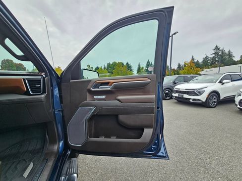 Used 2023 GMC Sierra 1500 Denali w/ Technology Package AWD/4WD image 32
