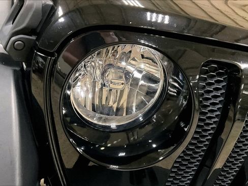 Used 2020 Jeep Wrangler Sport AWD/4WD image 26