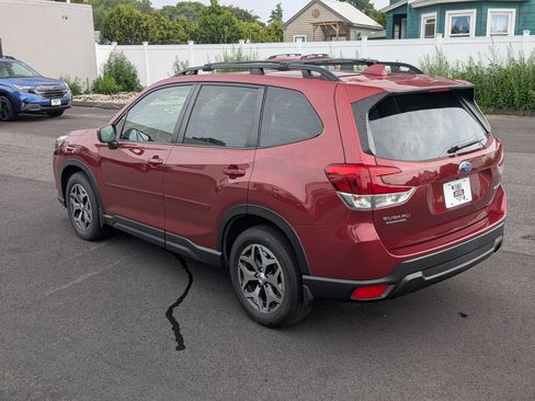 Used 2023 Subaru Forester Premium AWD/4WD image 9