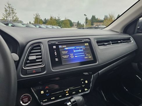 Used 2017 Honda HR-V EX image 36