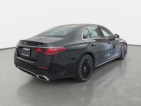 New 2026 Mercedes-Benz E 350 4MATIC Sedan image 5