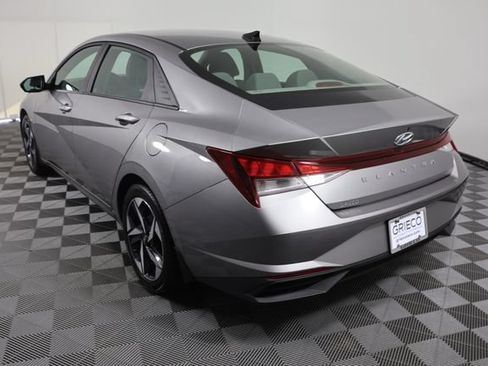 Used 2023 Hyundai Elantra SEL w/ Convenience Package FWD image 6
