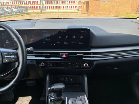 Used 2026 Kia Sportage LX FWD image 14