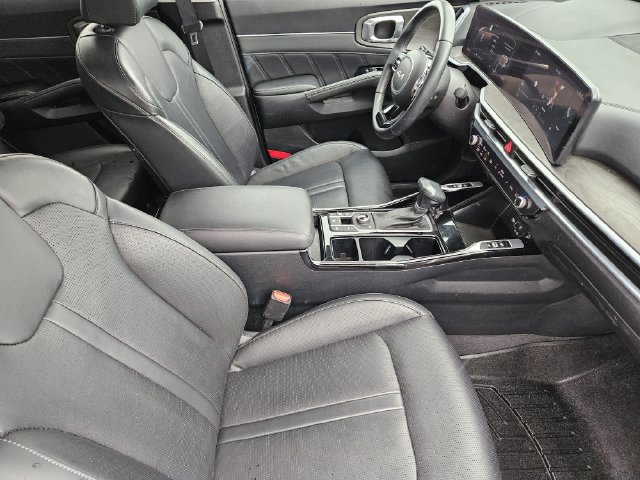 Used 2025 Kia Sorento SX AWD/4WD image 14