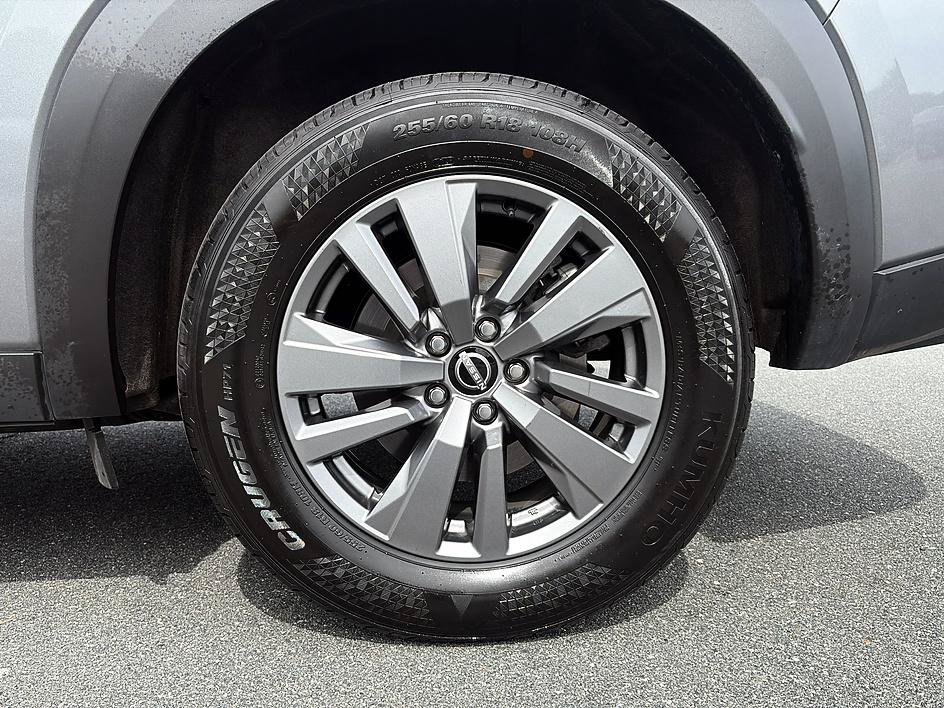 Certified 2025 Nissan Pathfinder SV FWD image 10