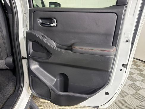 Used 2022 Nissan Frontier PRO-4X AWD/4WD image 16