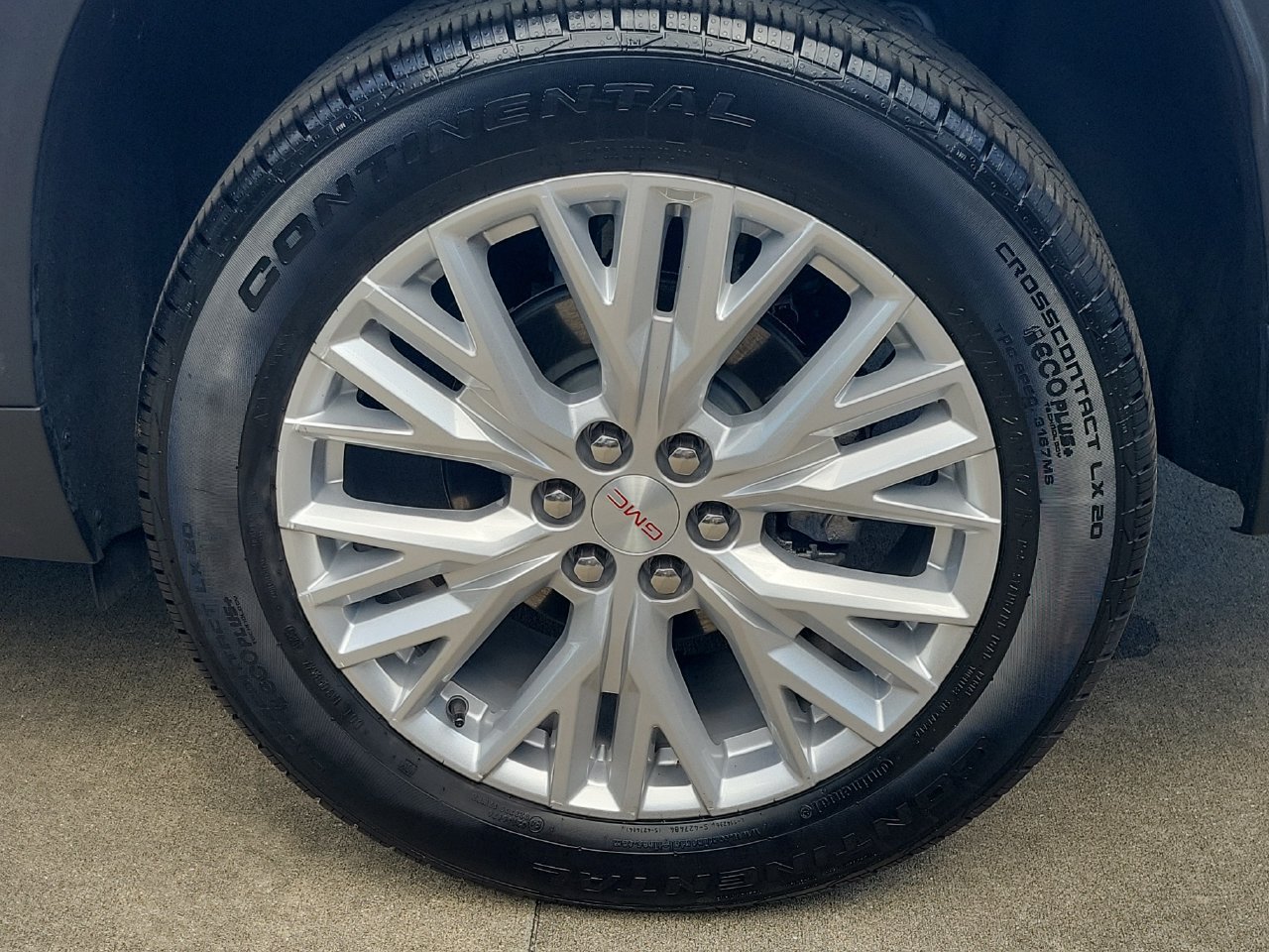 Certified 2026 GMC Acadia Elevation w/ Elevation Premium Package FWD image 5