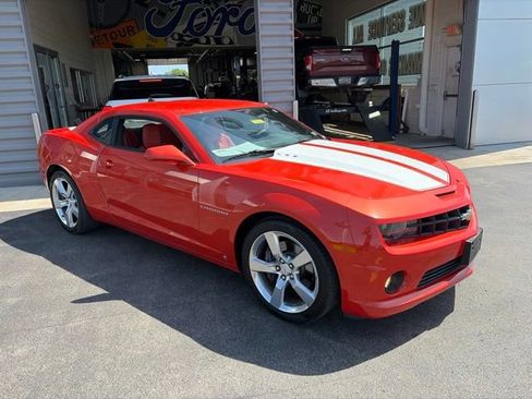 Used 2010 Chevrolet Camaro SS w/ RS Package RWD image 4