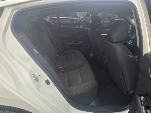 Used 2023 Nissan Altima 2.5 SV image 14