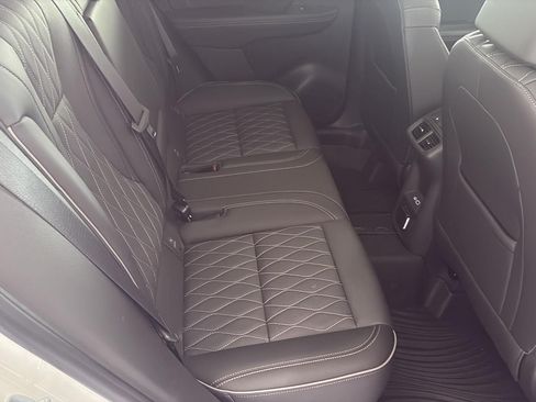 Used 2023 Buick Envision Avenir AWD/4WD image 10