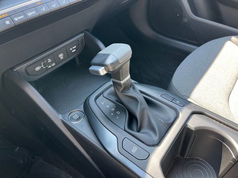 Used 2025 Kia K4 LXS image 41