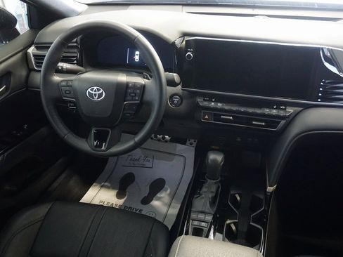 Used 2025 Toyota Camry XSE image 29