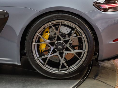 Certified 2024 Porsche 718 Cayman GT4 RS image 9