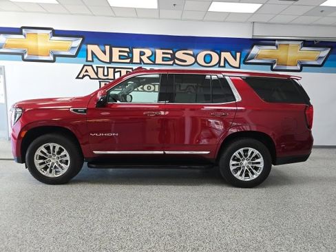 Used 2021 GMC Yukon SLT w/ SLT Luxury Package image 4