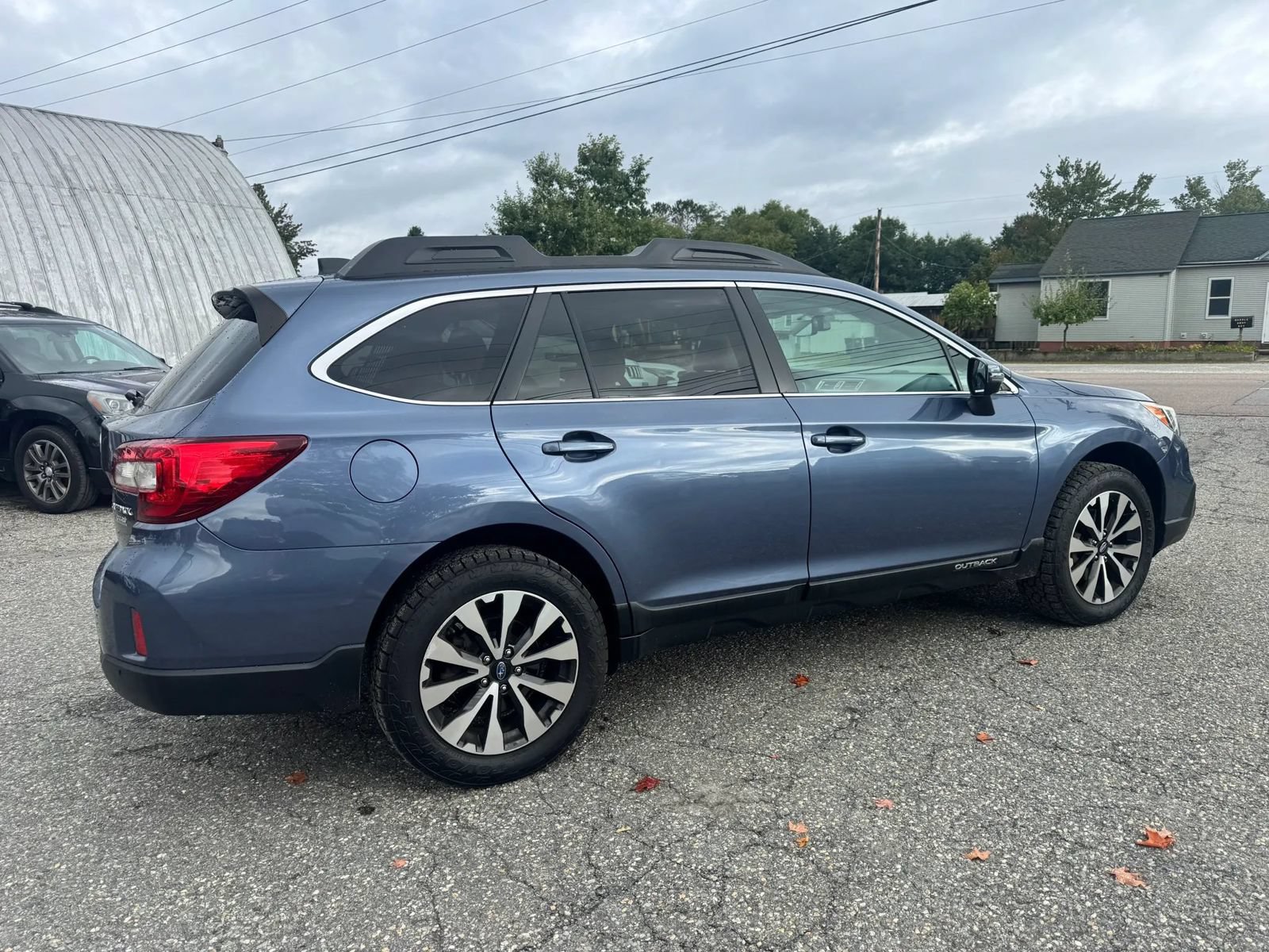 Used 2017 Subaru Outback 2.5i Limited AWD/4WD image 7