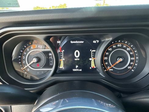 Used 2024 Jeep Wrangler Sahara w/ Safety Group image 34