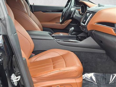 Used 2017 Maserati Levante w/ Sport Package AWD/4WD image 19