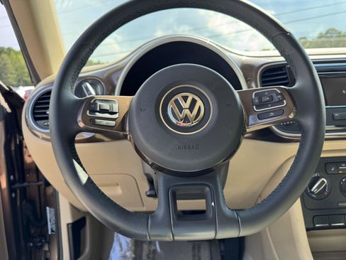 Used 2015 Volkswagen Beetle 1.8T FWD image 3