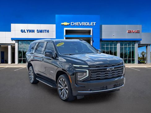 Used 2025 Chevrolet Tahoe High Country AWD/4WD image 3