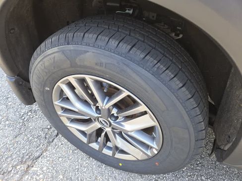 Used 2023 Nissan Rogue S AWD/4WD image 12
