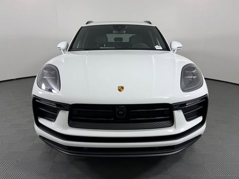 Certified 2026 Porsche Macan AWD/4WD image 1
