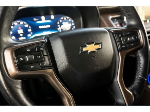 Used 2022 Chevrolet Suburban High Country AWD/4WD image 30