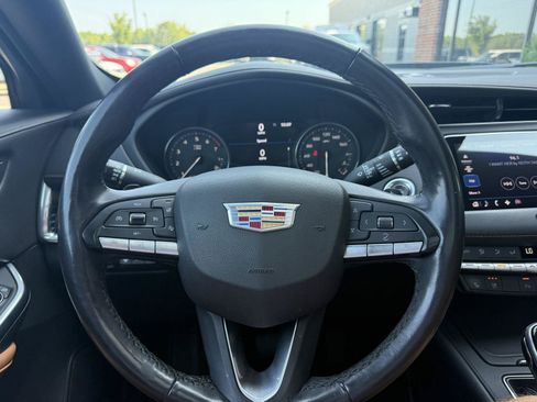 Used 2020 Cadillac XT4 Premium Luxury FWD image 22