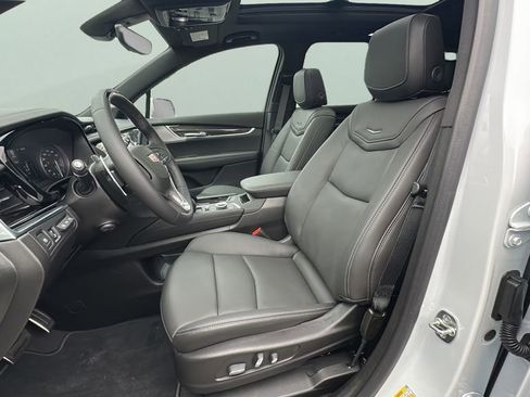 New 2025 Cadillac XT6 Sport w/ Technology Package image 13