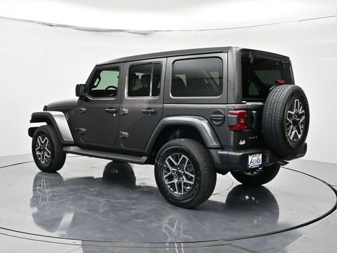 New 2026 Jeep Wrangler Unlimited Sahara AWD/4WD image 7
