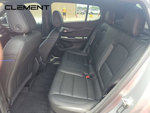 Used 2024 Buick Envista Sport Touring w/ Convenience I Package FWD image 4