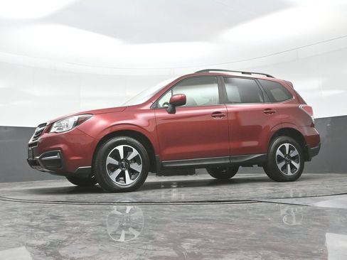 Used 2017 Subaru Forester 2.5i Premium w/ All-Weather Package AWD/4WD image 19