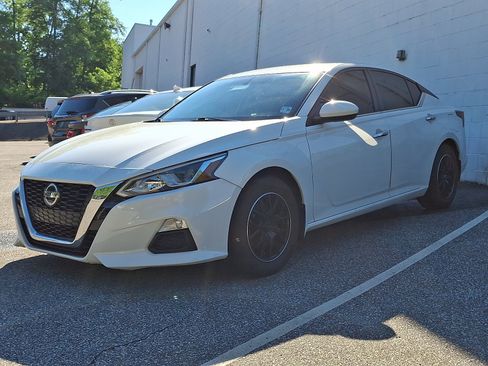 Used 2019 Nissan Altima 2.5 S FWD image 3