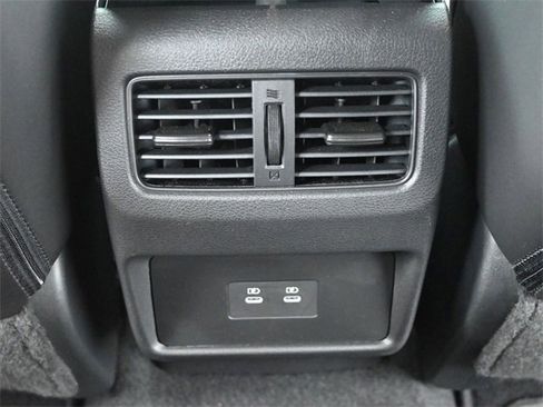 Used 2024 Nissan Rogue SV w/ SV Premium Package image 28