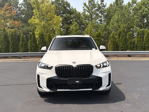 Used 2024 BMW X5 xDrive40i w/ M Sport Package AWD/4WD image 12