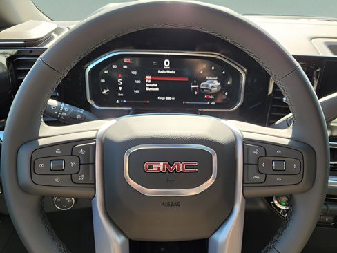 New 2026 GMC Sierra 1500 SLE w/ Preferred Package image 32